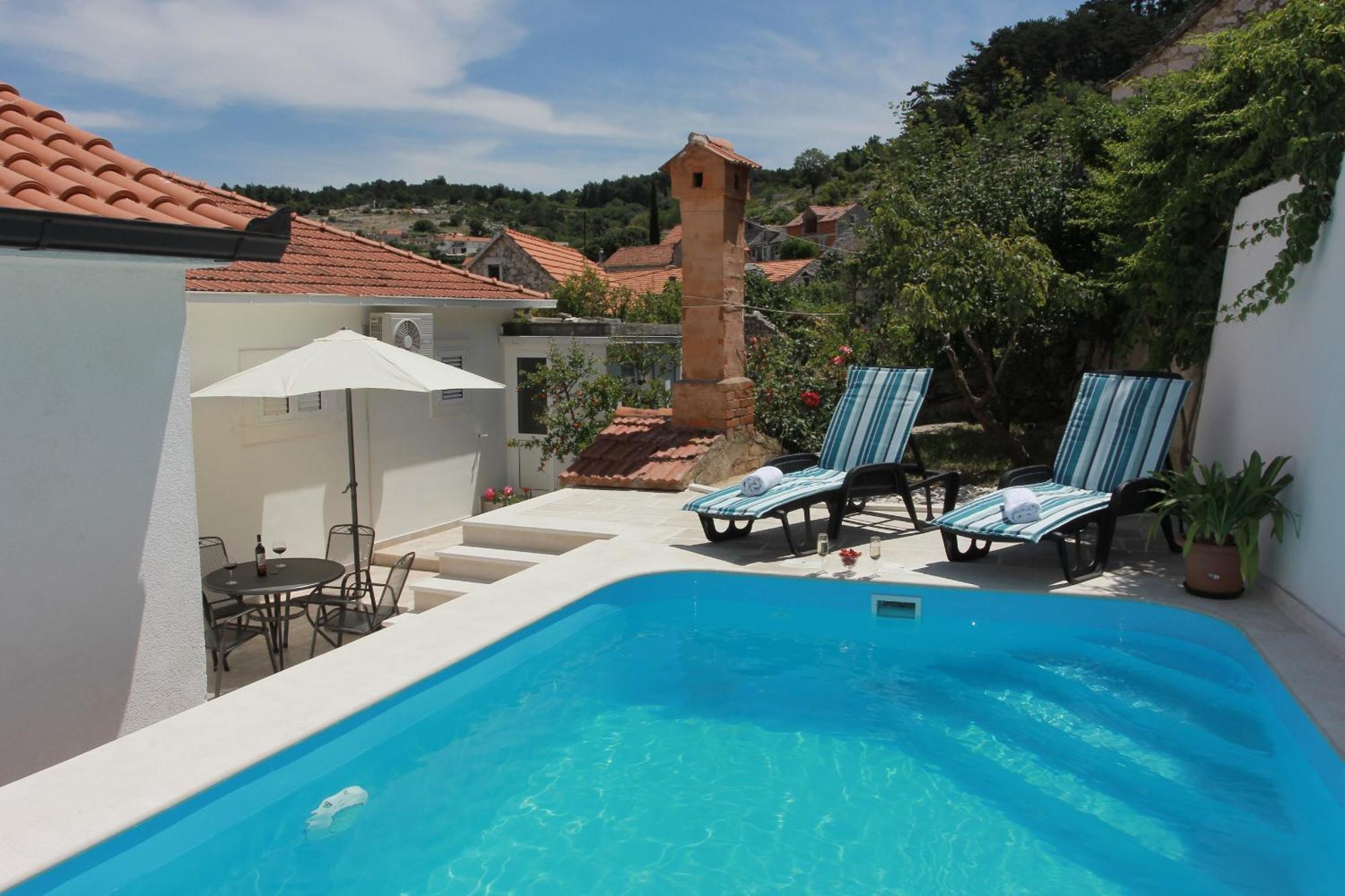 Holiday House Pine Tree Nerezisca Bagian luar foto