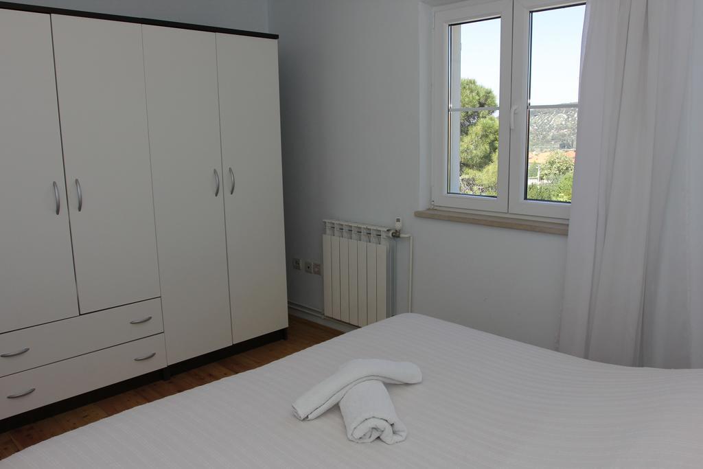 Holiday House Pine Tree Nerezisca Bagian luar foto