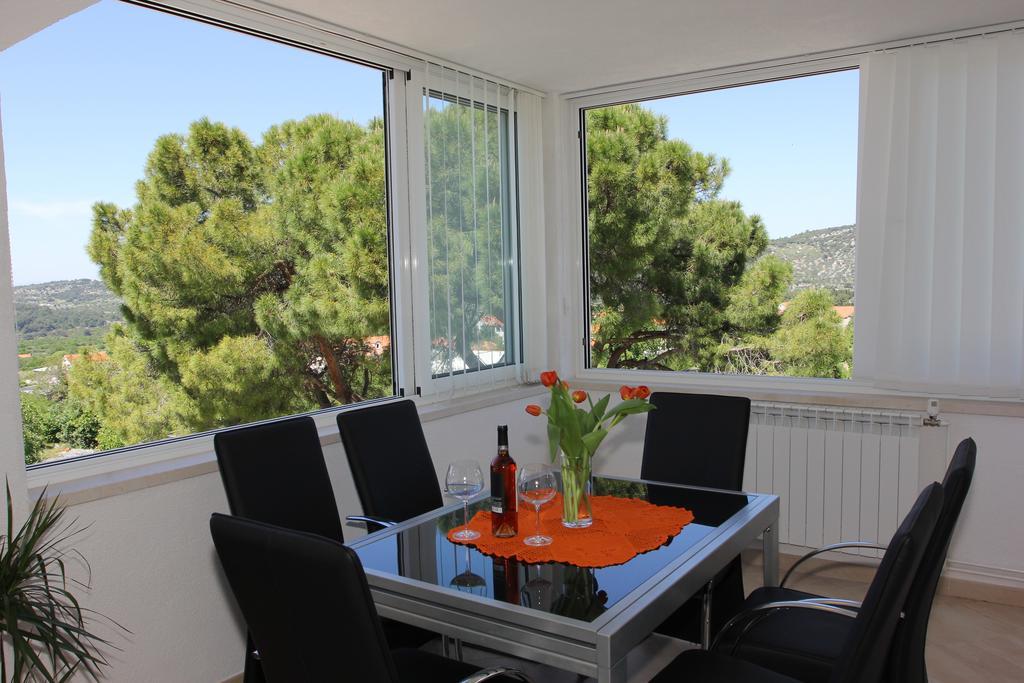 Holiday House Pine Tree Nerezisca Bagian luar foto