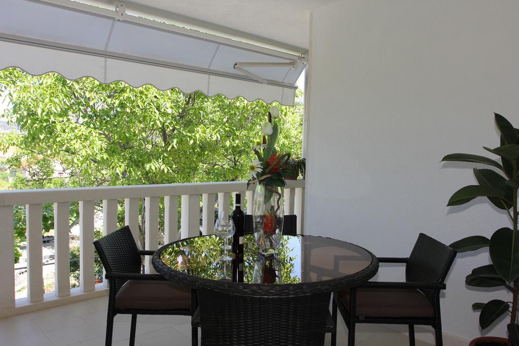 Holiday House Pine Tree Nerezisca Bagian luar foto