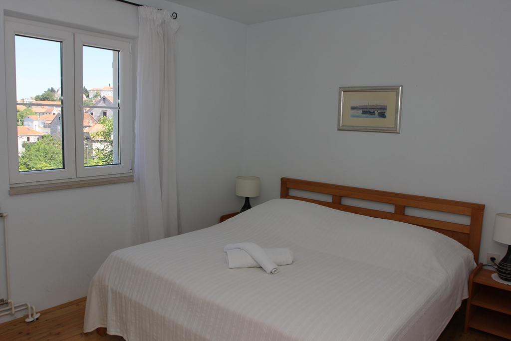 Holiday House Pine Tree Nerezisca Bagian luar foto
