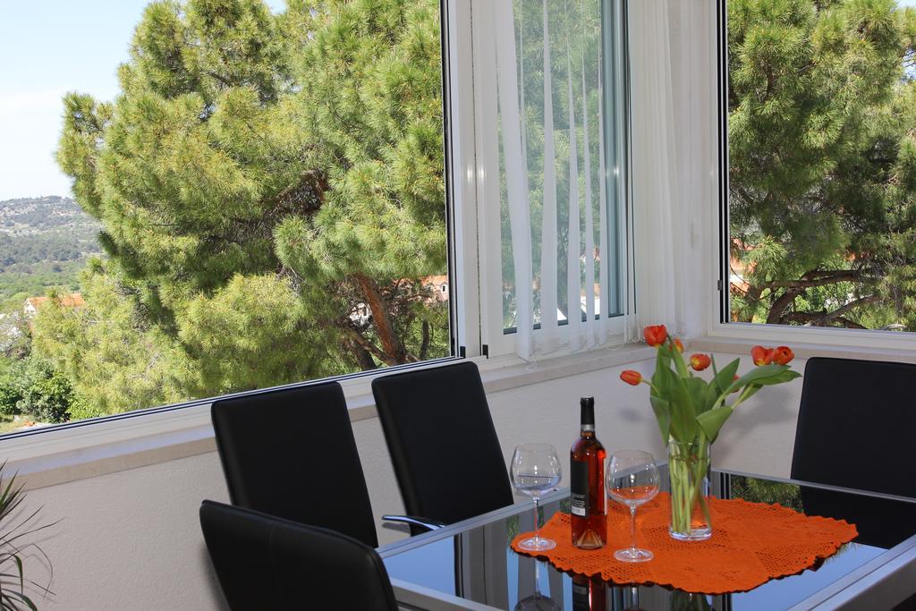 Holiday House Pine Tree Nerezisca Bagian luar foto