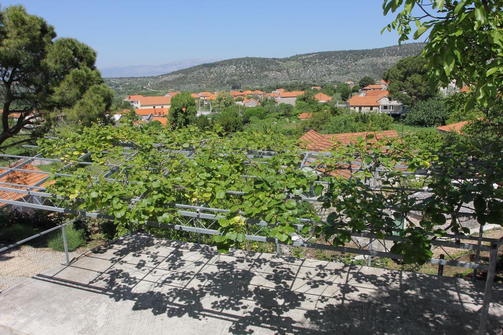 Holiday House Pine Tree Nerezisca Bagian luar foto