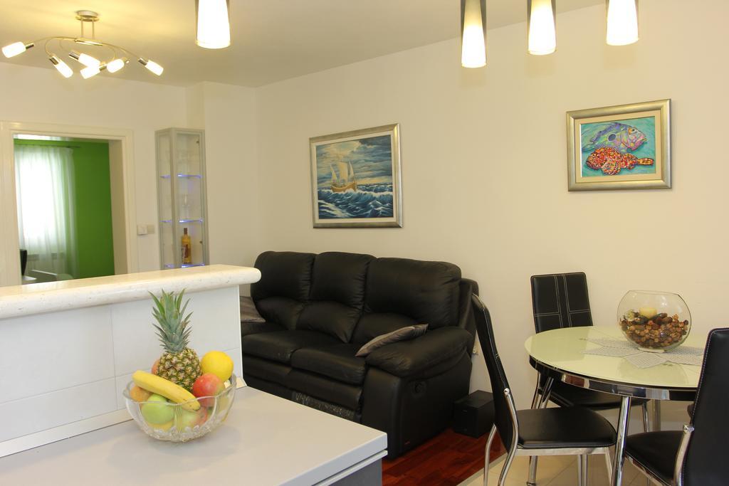 Holiday House Pine Tree Nerezisca Bagian luar foto